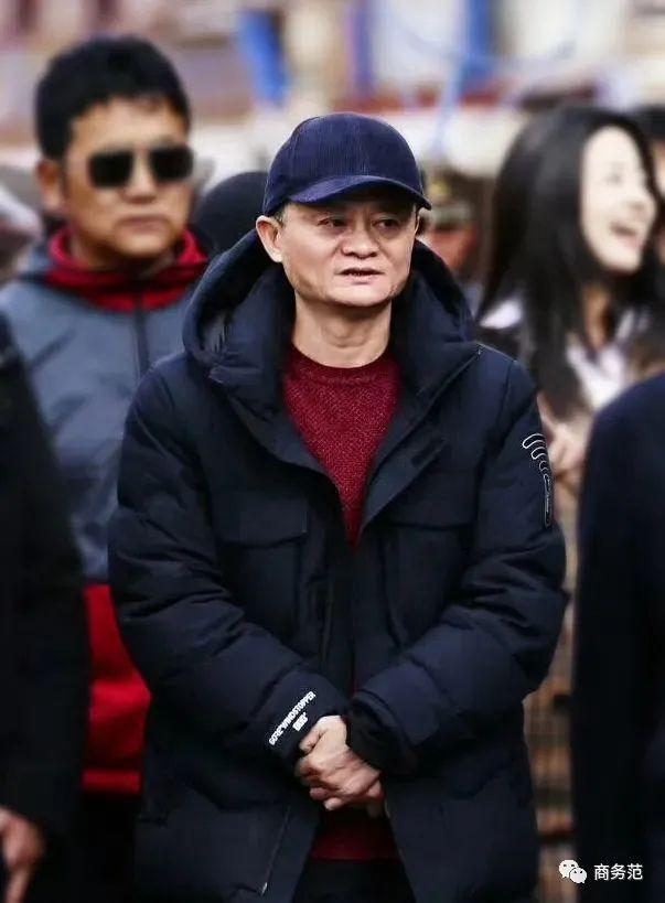 男羽绒服品牌大全，男士羽绒服品牌大全（今年值得买的8个羽绒服品牌）