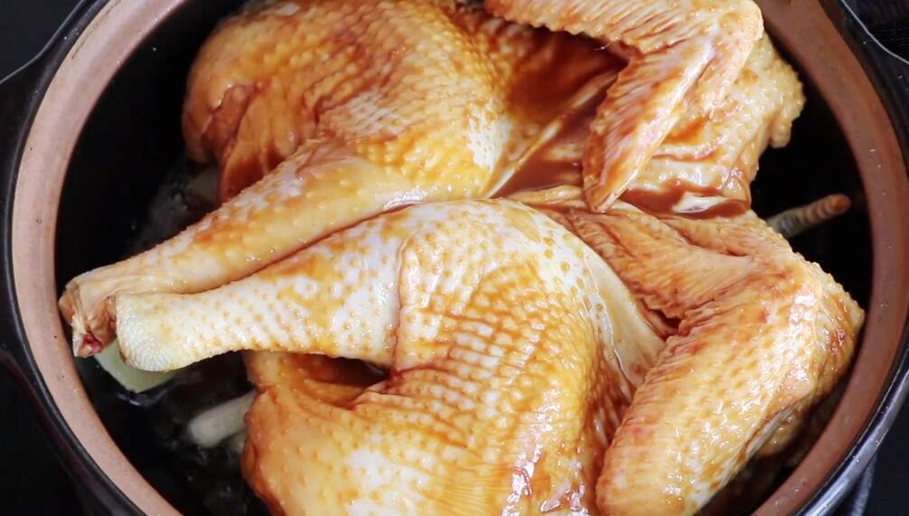 图片[4]-【砂锅焗鸡】做法步骤图 出锅香气四溢 鸡肉鲜嫩多汁-起舞食谱网