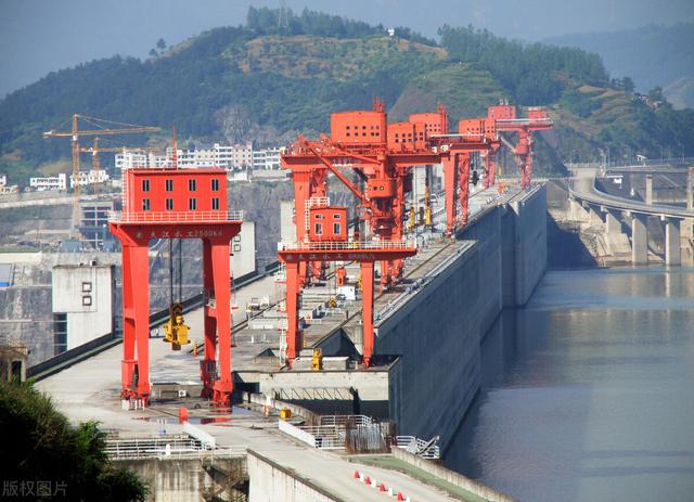 金字塔体积公式，棱锥体积公式的推导及数学实验（世界20大“巨无霸”工程有哪些）