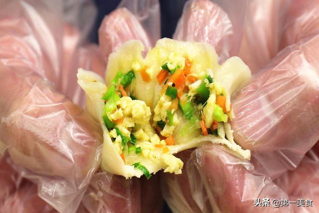 韭菜鸡蛋虾皮饺子，韭菜木耳鸡蛋虾皮蒸饺的家常做法（韭菜鸡蛋馅饺子这么调）