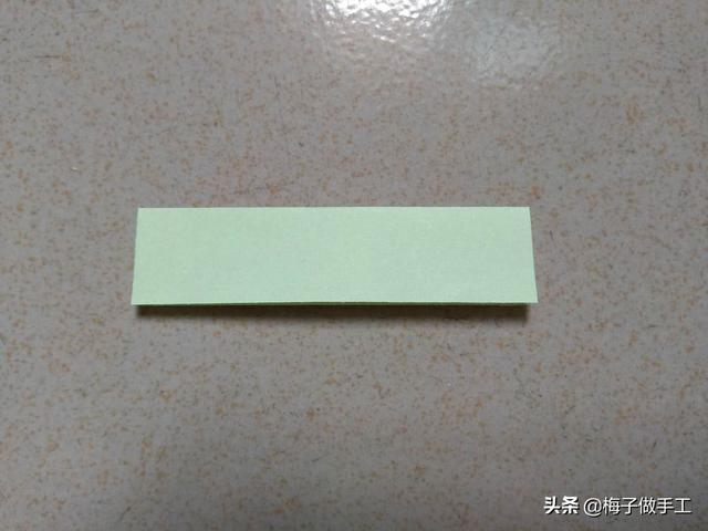 纸扇的折法，纸扇的折法(简单实用)（童年玩具纸扇子怎么折）