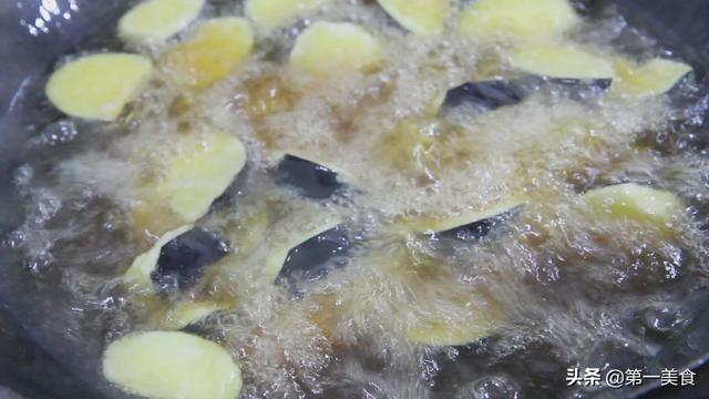 茄子土豆的家常做法，茄子炒豇豆的做法（厨师长教你做地三鲜）