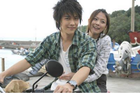 蓝海一加一剧情，纪欣伶纪欣妤（因《公主小妹》被熟知）