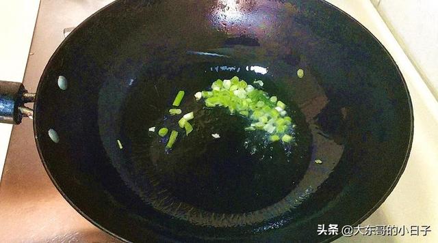 烩茄子的家常做法，豆酱烩茄子的家常做法（夏天常吃当饭当菜都可以）
