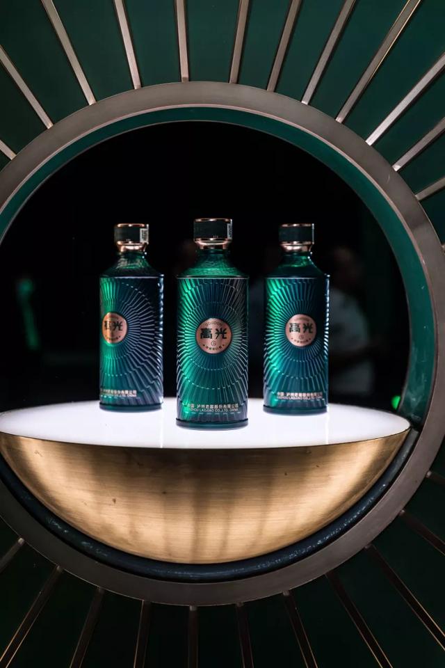 眼里有光是什么意思，男人看女人眼里有光是什么意思（那些眼里有光的年轻人）