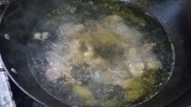椰子煲鸡汤的做法，椰子煲鸡汤的美味做法（很多人都没喝过的一道靓汤）