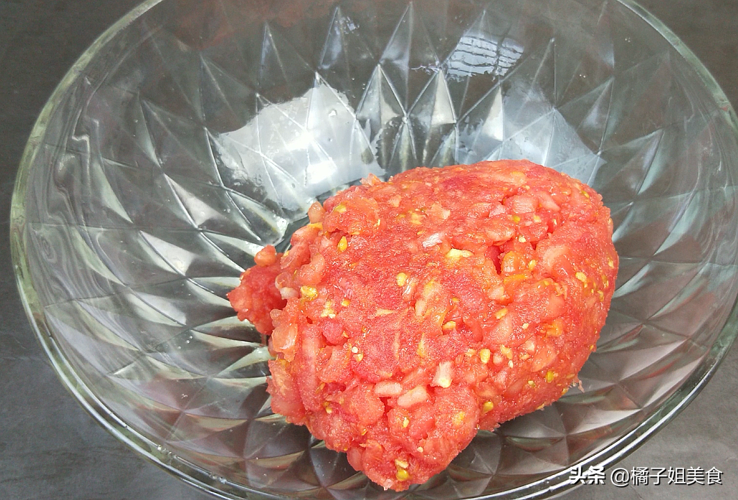 图片[3]-【西红柿韭菜花鸡蛋饺子】做法步骤图 鲜嫩多汁 大人孩子都抢-起舞食谱网