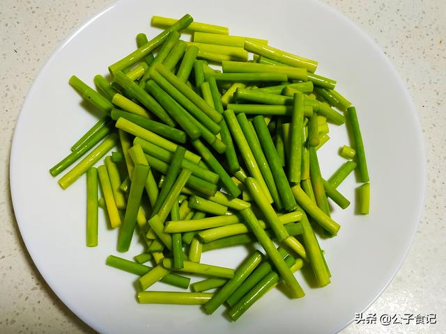 腊鱼怎么炒好吃，腊鱼怎么炒好吃又嫩（一道让我惦记了一年的菜）