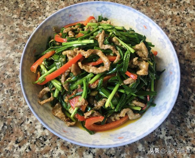 牛肉和韭菜能一起吃吗，为什么牛肉不能和韭菜一起吃（韭菜炒牛肉）