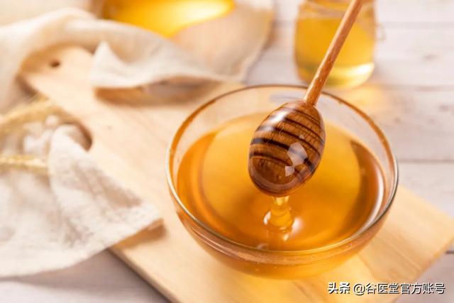 立秋吃什么食物养生，立秋节气吃什么养生（帮助身体做“收养”）