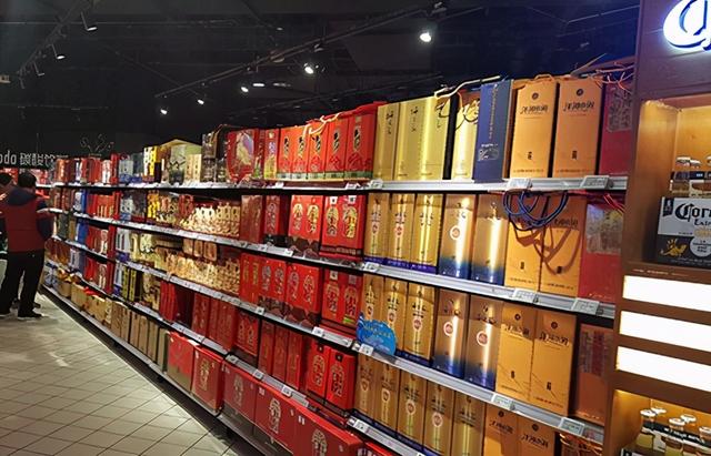 一斤酒等于多少毫升，一斤白酒多少毫升（500ml的白酒不等于1斤重）