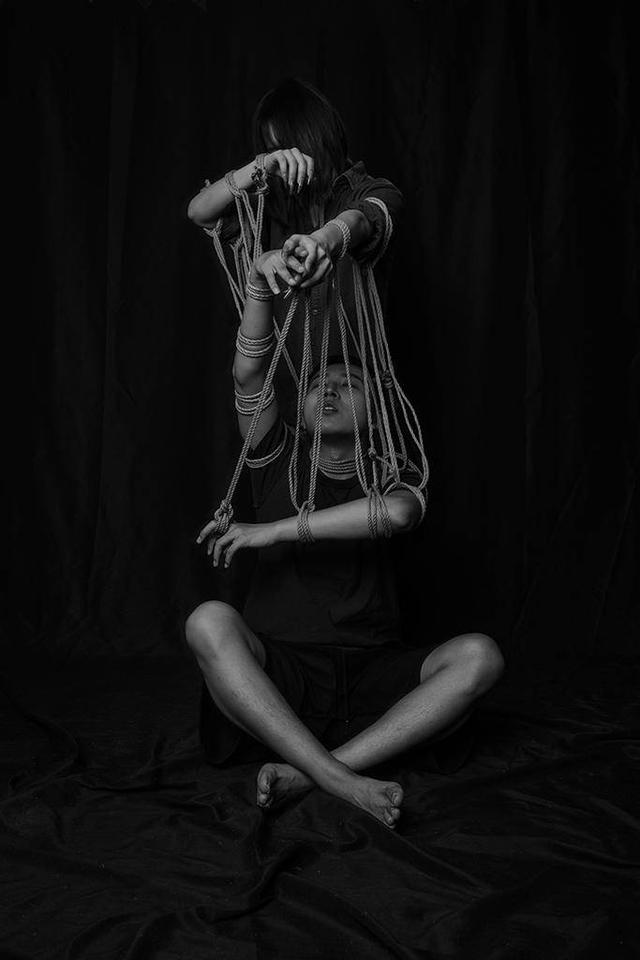 自残女孩，微信头像，自残女孩（当绳缚成为一种艺术表达）