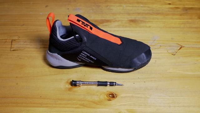 使节11怎么样,使节11和使节12哪个好(拆开詹姆斯使节11的面具)