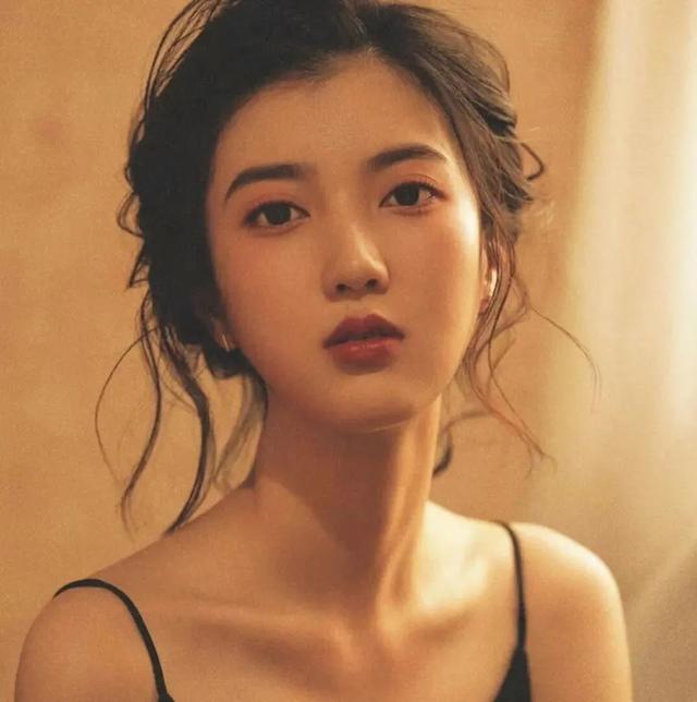 复古耐看的真人小众头像，优质复古女头，真人复古头像