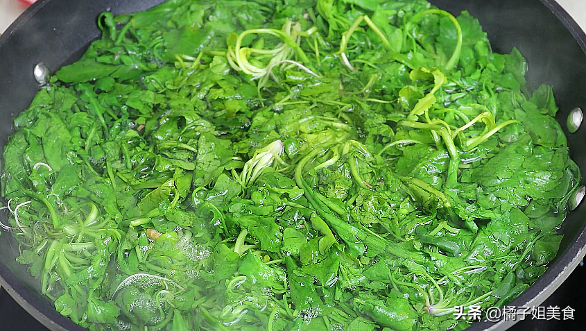 图片[4]-终于知道存放荠菜的方法 一次存10斤 放一年不坏-起舞食谱网