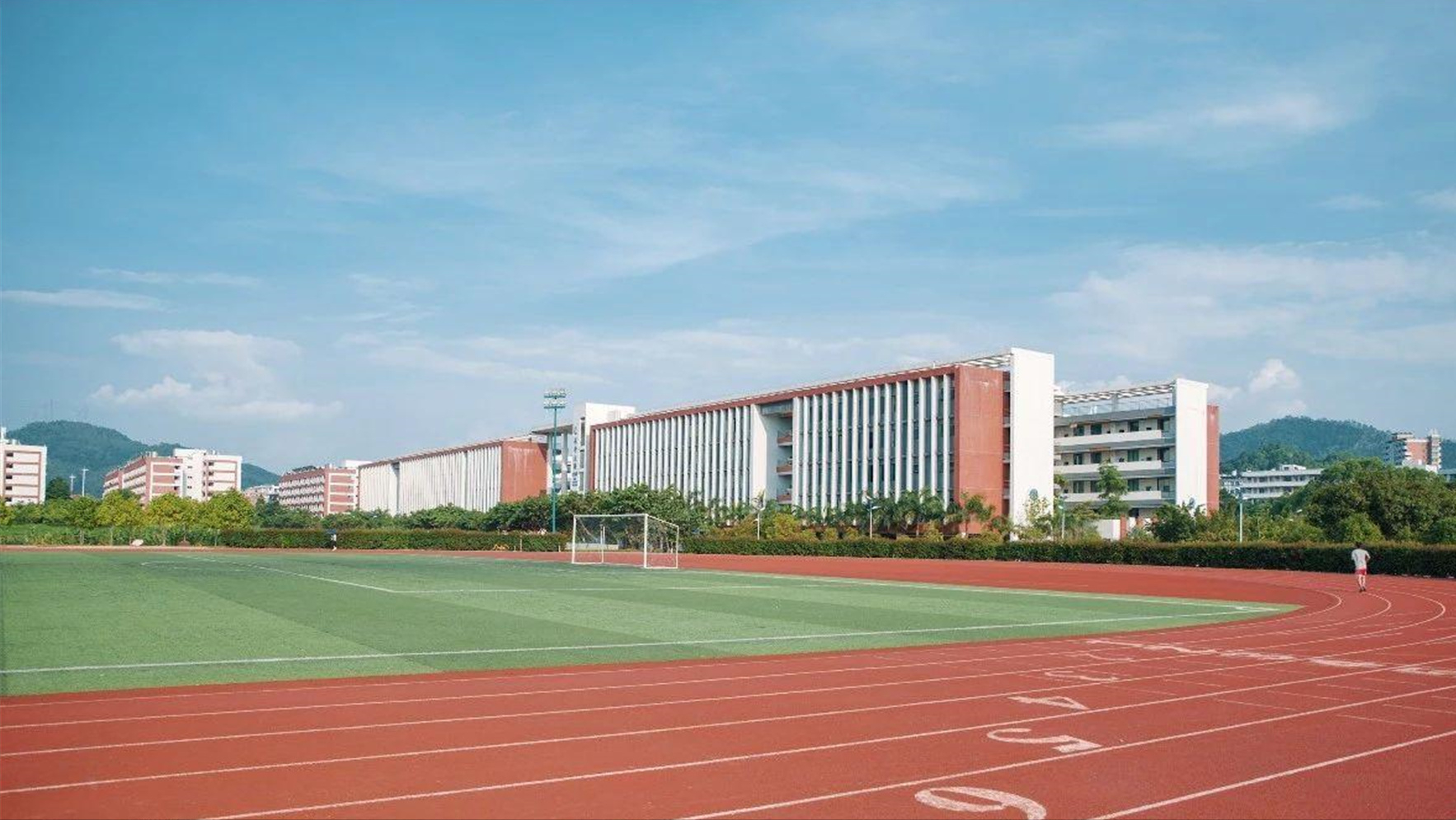 广东金融学校（广东一地喜迎首所）