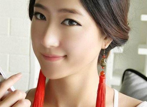 哪些属相不适合戴玉镯，哪些属相不适合戴玉（真正“见过世面”的女人）