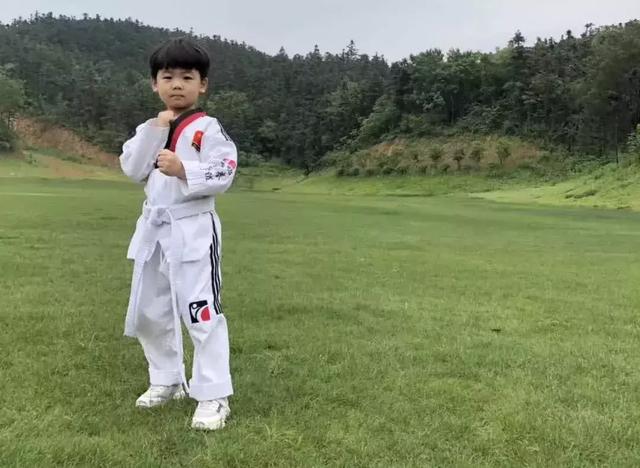 儿童学习跆拳道要注意什么，小孩应不应该学跆拳道（这些注意事项要知道）