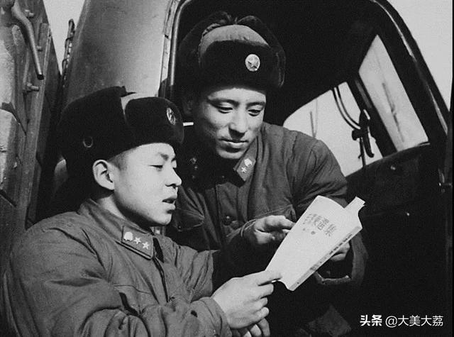 雷锋的英雄事迹，雷锋感人至深的10个瞬间