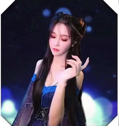 cos多少度等于0，180度分别等于多少（90后美女小姐姐cos焰灵姬太美）