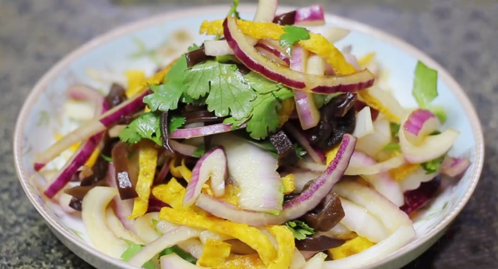 【洋葱拌黑木耳】做法步骤图 营养开胃又下饭 真的太好吃了-起舞食谱网