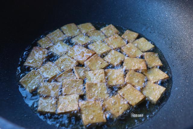 豆腐干简单的做法，豆腐干简单的做法视频（上海特色小吃蜜汁豆干）