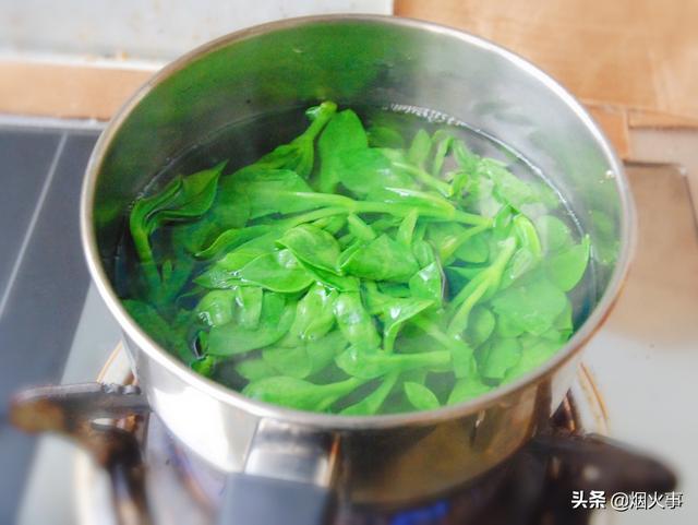 穿心莲怎么做好吃，加入这5种调料一起拌