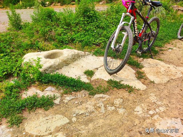 秦皇古道在哪呢，秦皇古道的简介（一座因唐僧晾经而得名的山岭）