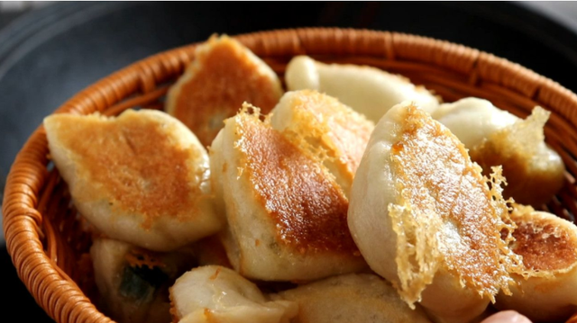 生煎包和水煎包的区别，生煎包和水煎包的区别有哪些（“生煎包”和“水煎包”有何区别）