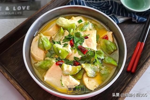 丝瓜炒豆腐怎么做好吃，超好吃的丝瓜炒豆腐做法（却比吃大鱼大肉更下饭）