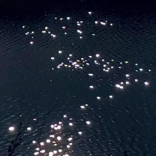 蓝色系美图，蓝色系美图动漫（蓝色系背景图合集）