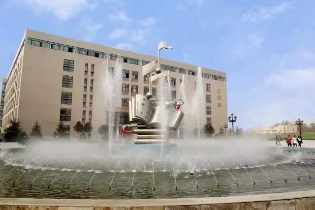 西安培华学院校园网，西安培华学院宿舍条件怎么样（网友眼中“别人家孩子的大学”）