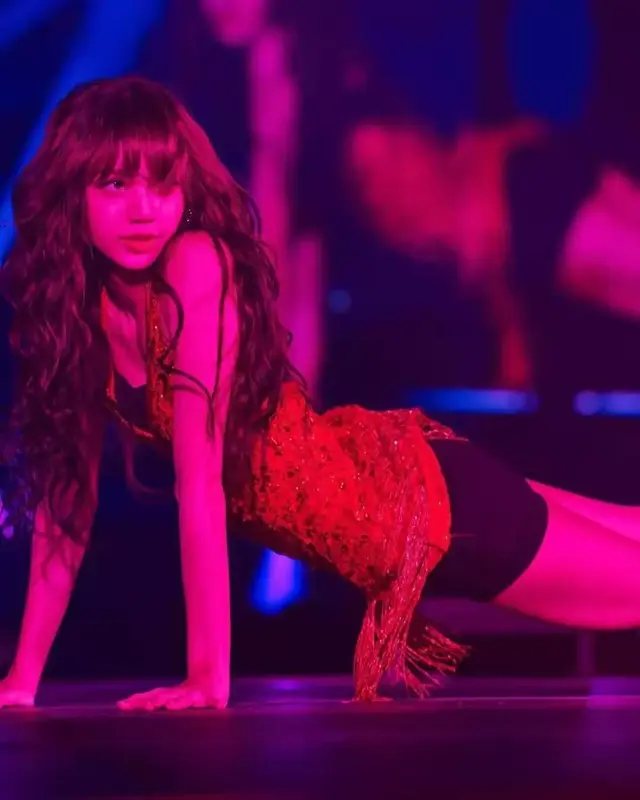 女团成员开场介绍，宝藏女团的魅力尽头在哪里