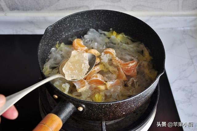 银耳煮多长时间能熟，凉拌银耳煮几分钟能熟（我煮出拉丝软糯的银耳汤只需十五分钟）