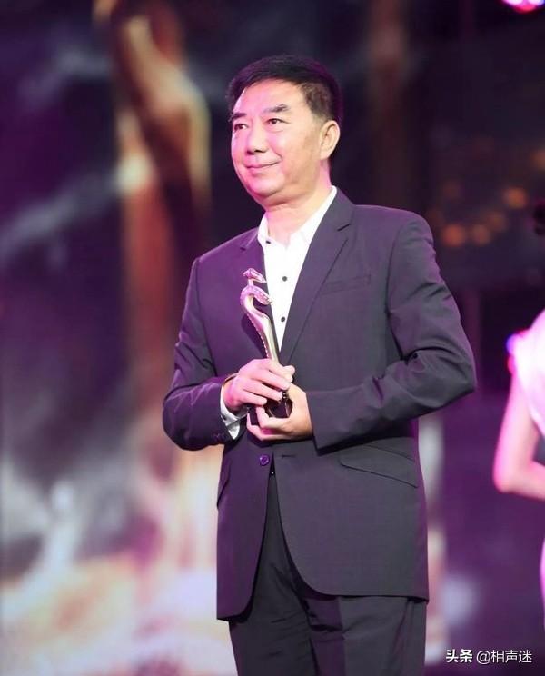 唐爱国的师傅是谁，唐爱国的师父（被戏称为只会一段相声也能成表演艺术家）