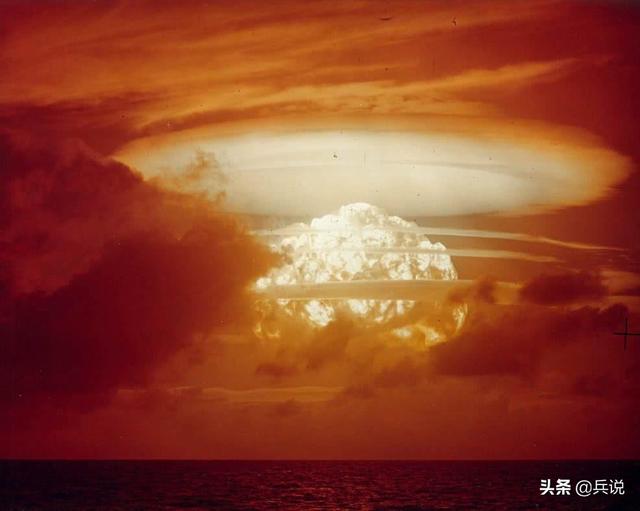 氢弹什么样孑的图片，氢弹图片 爆炸（美军试爆巨型氢弹）