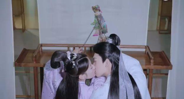 恶魔在身边强吻戏，推荐几部浪漫爱情偶像剧（国产剧花式吻戏智商在哪）