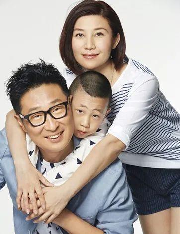 倪大红与老婆合影，这10位老戏骨和妻子