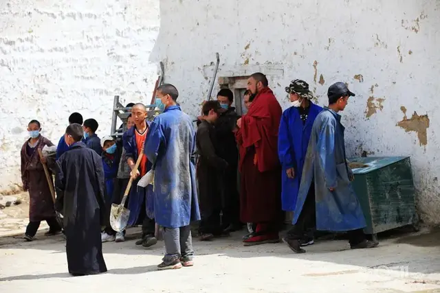 我的家乡在日喀则是什么歌，我的家乡在日喀则是什么歌歌词是什么意思（行走在通天的路上<中>）