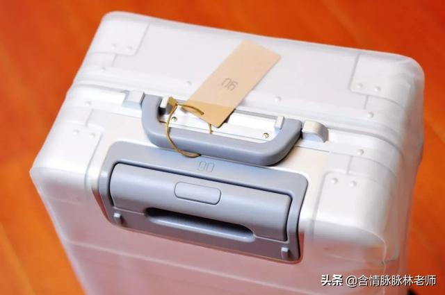 行李箱20寸有多大，行李箱26寸有多大（我们过国货90分金属登机箱使用心得。）