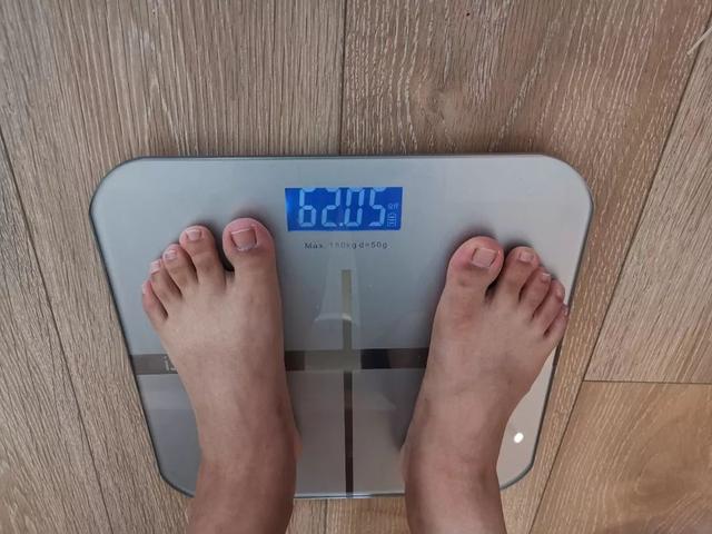 驼毛被子的优缺点，驼绒好还是羽绒被好_驼绒和羽绒被哪个好（五种常见材质被芯全方位对比）