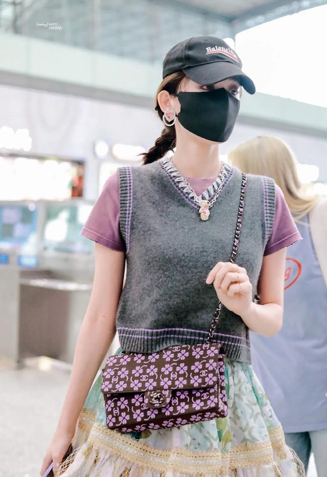 穿裙子是不是一定要穿安全裤,穿裙子要不要穿安全裤(裙子里面别穿“安全裤”了) 穿裙子是不是一定要穿安全裤,穿裙子要不要穿安全裤(裙子里面别穿“安全裤”了)