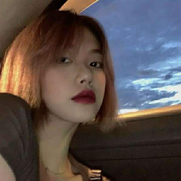 彩色头发妹妹可爱时尚，微信头像，彩色头发妹妹可爱时尚（看完图片我想染个彩虹头）