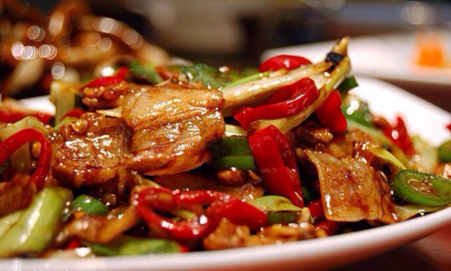烤五花肉怎么吃最正宗，教你5种五花肉的特色吃法