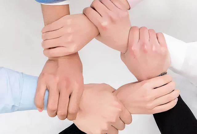 团队优势怎么写，简历上个人优势怎么写（浅谈团队中的共性与个性）