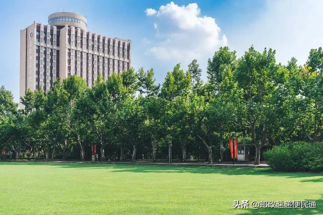 2021级湖南师范大学树达学院新生开学时间和入学指南及入学军训考试，湖南师范大学树达学院学费（多所高校公布开学时间、网课安排）