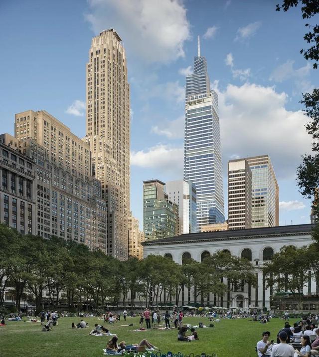 深圳十大高楼排名，世界第一高楼2400米（于2020年竣工的全球十大摩天楼）