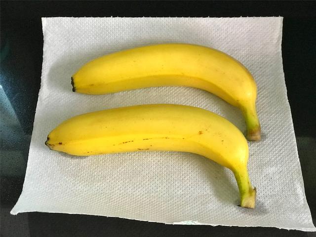 香蕉怎么保存时间长，如何长时间保存香蕉（放7天依旧新鲜不变坏）