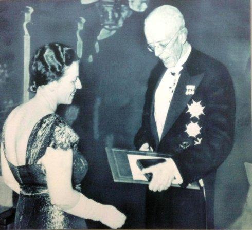 fbi会监视普通人吗，那些被FBI监视的名人