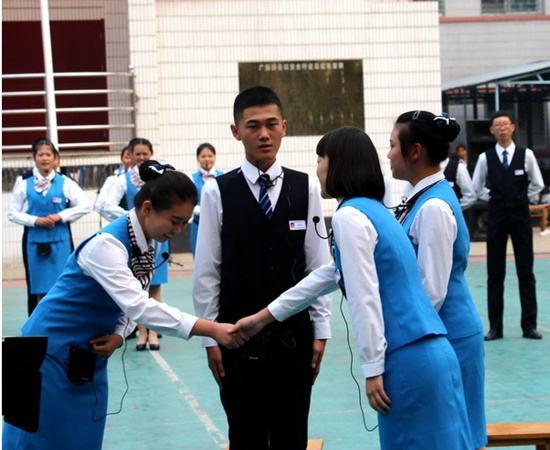 大专与中专有什么区别，大专与本科的区别在哪（中专和大专的区别）